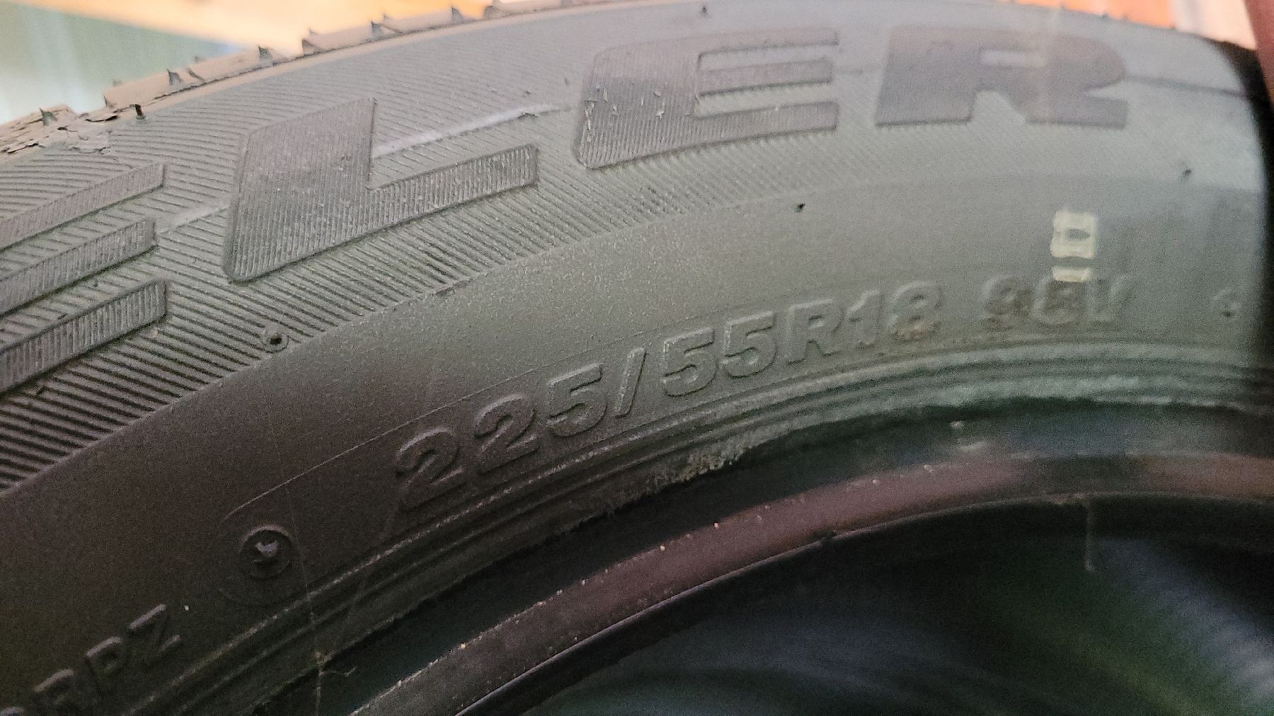 Pneus & Kompletträder: Pneu Bridgestone 225 55 R18 – Defekt aus Corban von tof555 2