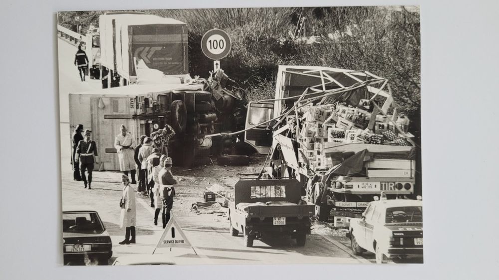 presse-foto-autounfall-lastwagen-um-1980-kaufen-auf-ricardo