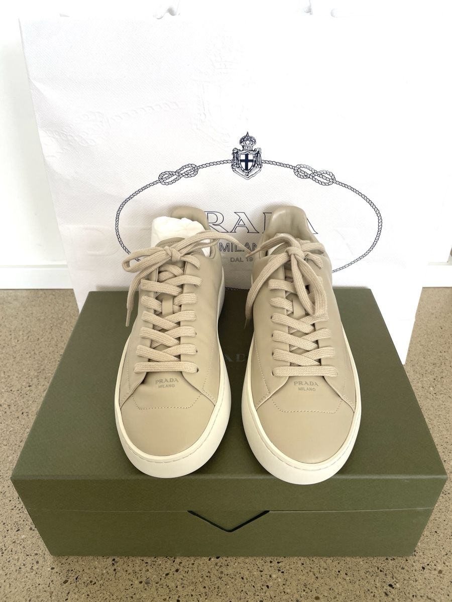 Prada Damenschuhe: Prada Sneaker – Neu und originalverpackt aus Stäfa von Nicole093 1