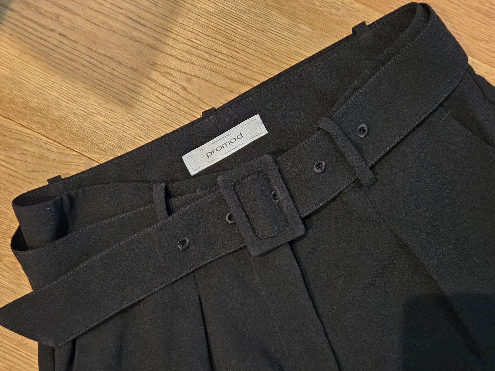 Promod Pantaloni: Promod Hose mit Gürtel – Usato da Emmen venduto da GrabandGo 2