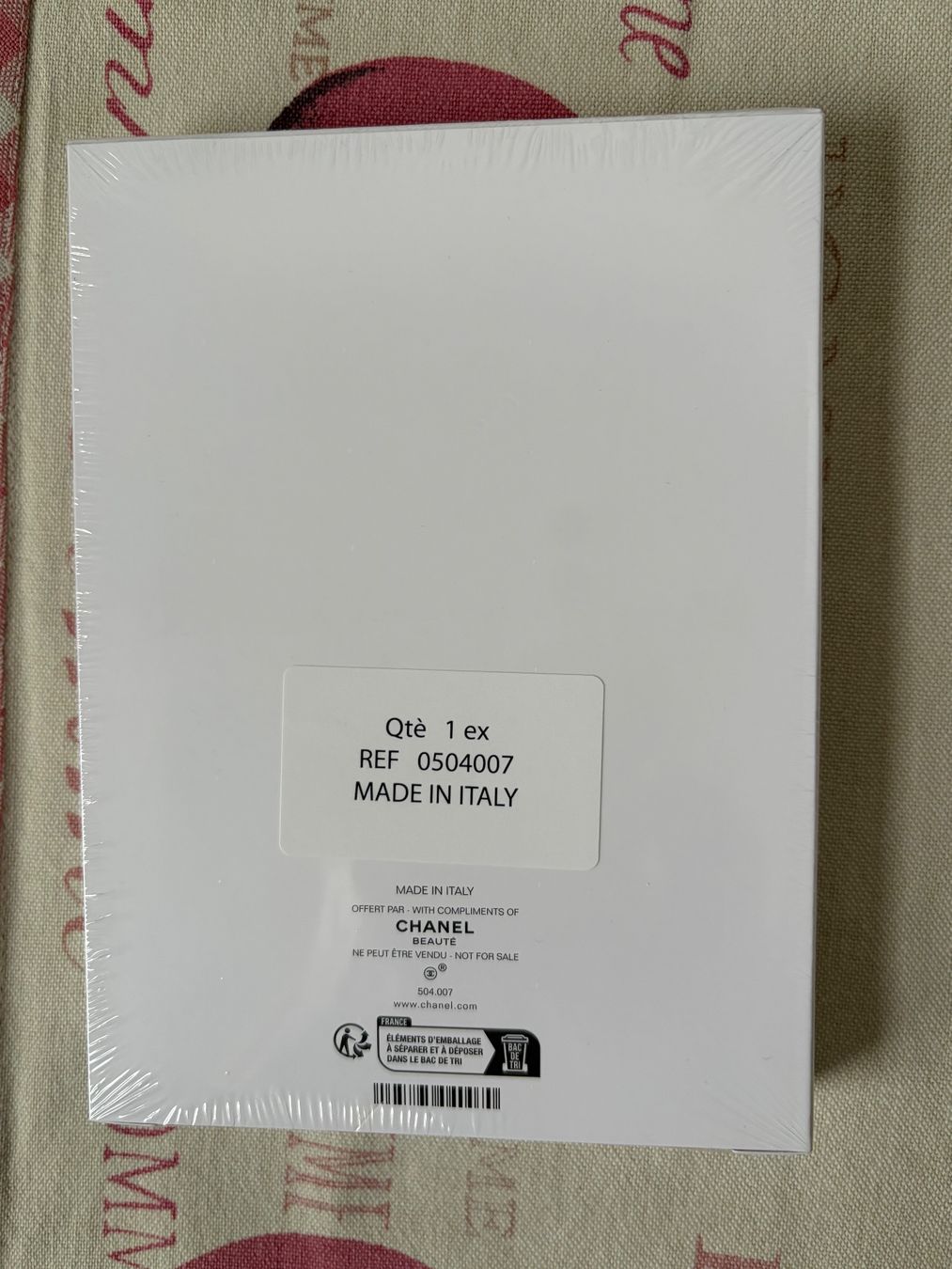 Libri: CHANEL  LA COLLECTION  Buch  / Notizbuch mit Bleistift / – Nuovo (secondo la descrizione) da Interlaken venduto da Bona55 3
