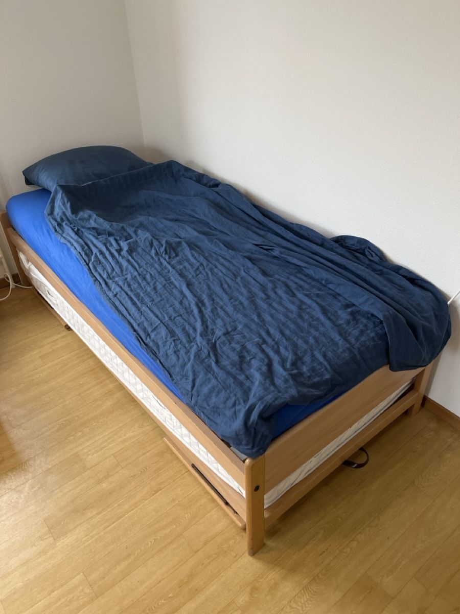 Letti: Bed 90x190 cm – Usato da Zürich venduto da cos_k7kb