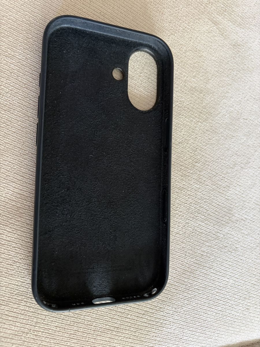 Apple Cover & Protezioni schermo: iPhone 17 MagSafe Silikon Case Hülle - Schwarz – Usato da Zürich venduto da Dani.M6 1