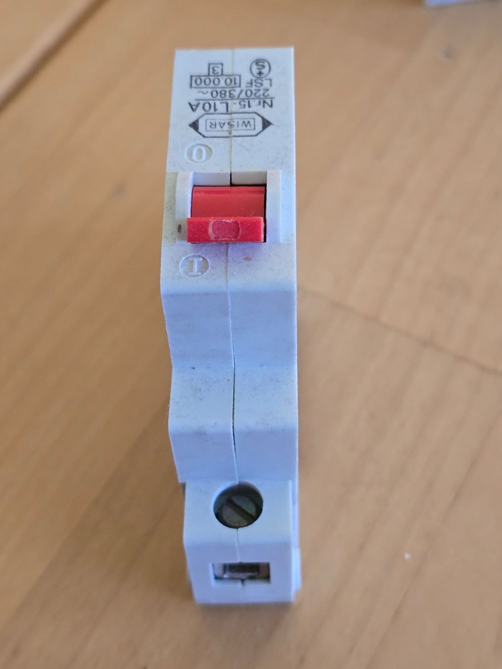 Interruttori: Sicherungsautomat Wisar 10A 220V – Usato da Niederscherli venduto da Mybear 2