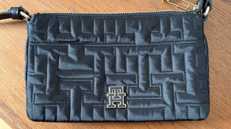 Tommy Hilfiger süsse Umhängetasche schwarz gebraucht