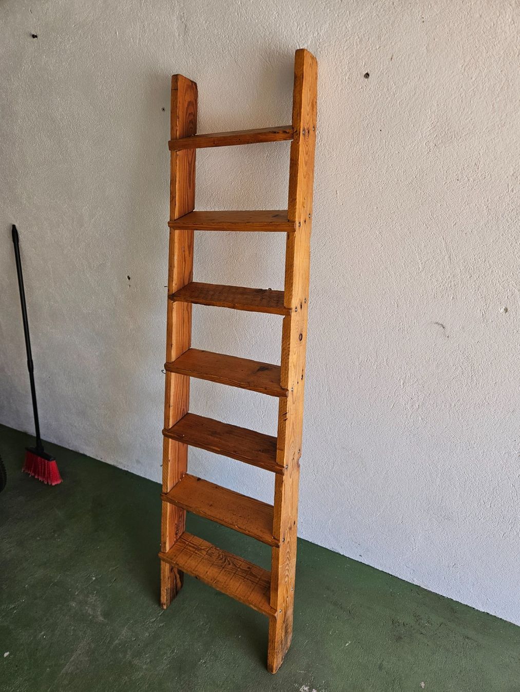 Scale: Echelle en bois verni – Usato da Luc (Ayent) venduto da cmoura17