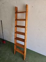 Echelle en bois verni