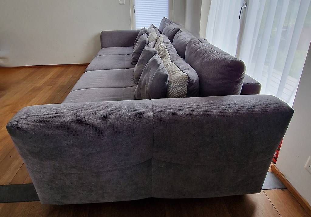 Divani: Big Sofa in grau mit Kissen – Usato da Barzheim venduto da anj_2sms 1