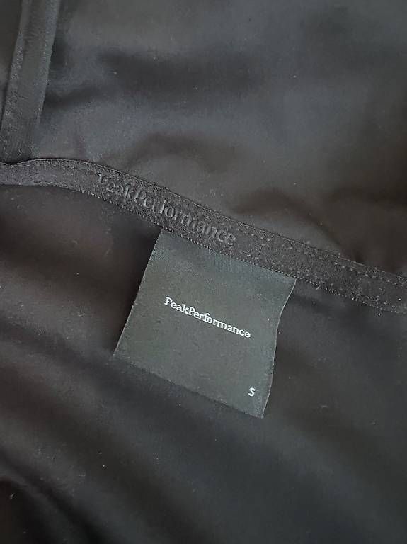Peak Performance Vestes: Peak Performance Gr.S SOFTSHELL DWR Schwarz – Neuf avec emballage d'origine à Dübendorf par CaBer 4