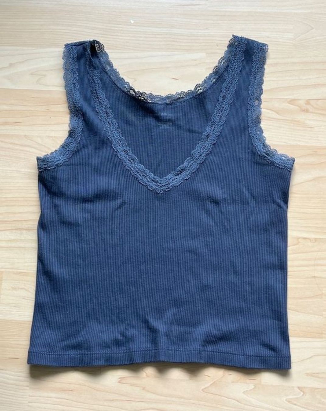 Brandy Melville Top: Brandy melvile top – Usato da Rheinau venduto da miriam_j