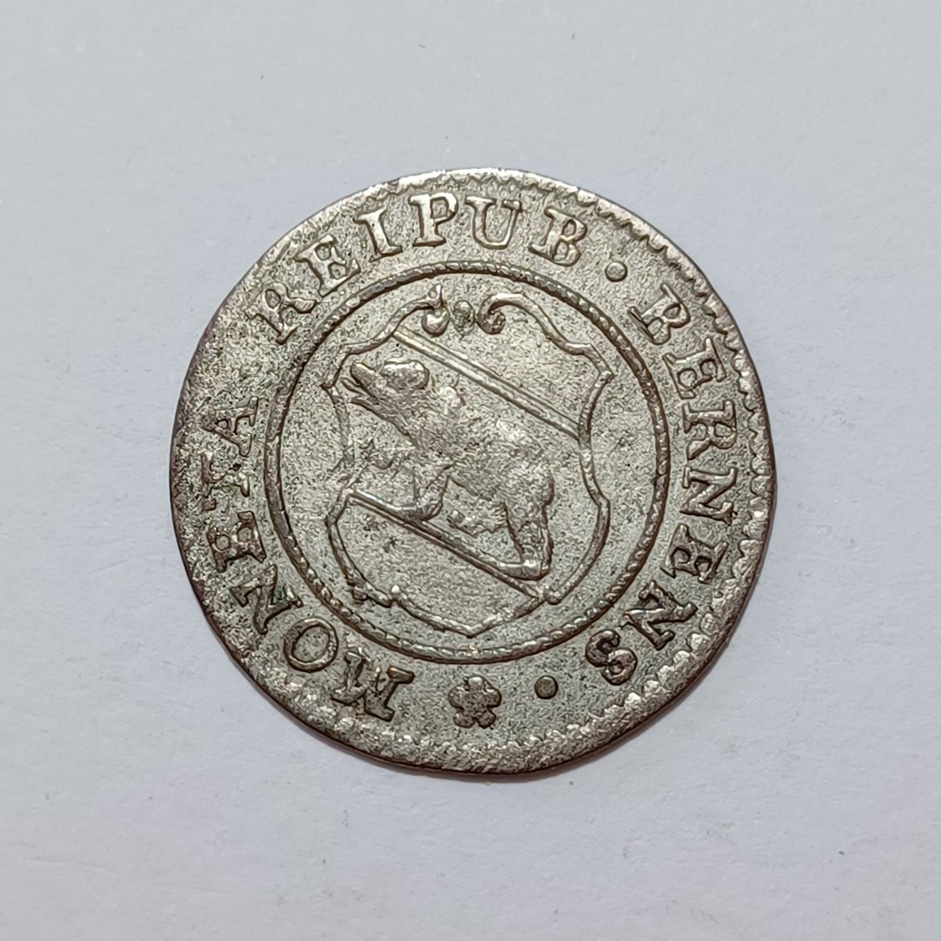 Tutti le monete: Kreuzer 1776 Bern – Usato da Pfäffikon ZH venduto da Schweizer_Muenzen