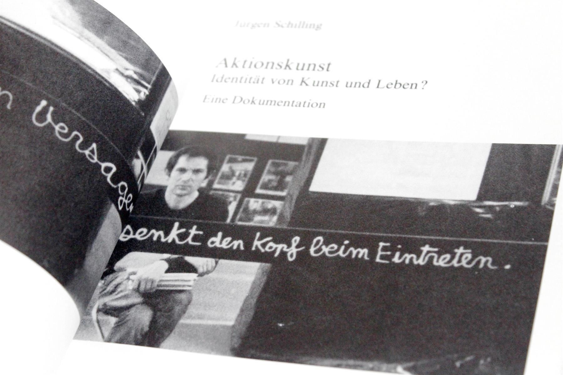 Libri: AKTIONSKUNST Identität von Kunst & Leben – Usato da Bern venduto da Arting 9