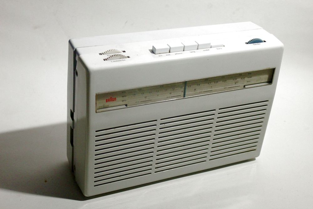 Vintage - Radio BRAUN TRANSISTOR 1 von Dieter Rams (Defekt) in Bern für ...
