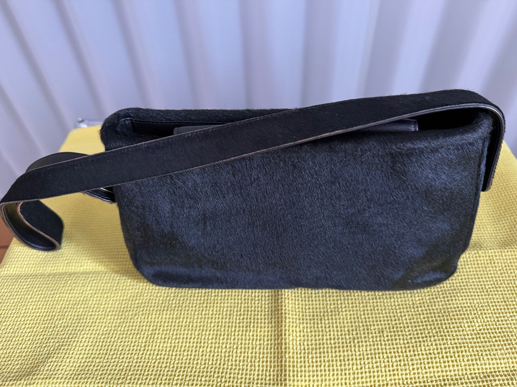 Borse da donna: Charles Jourdan, exklusive Echtfell Tasche – Usato da Zürich venduto da leo0105