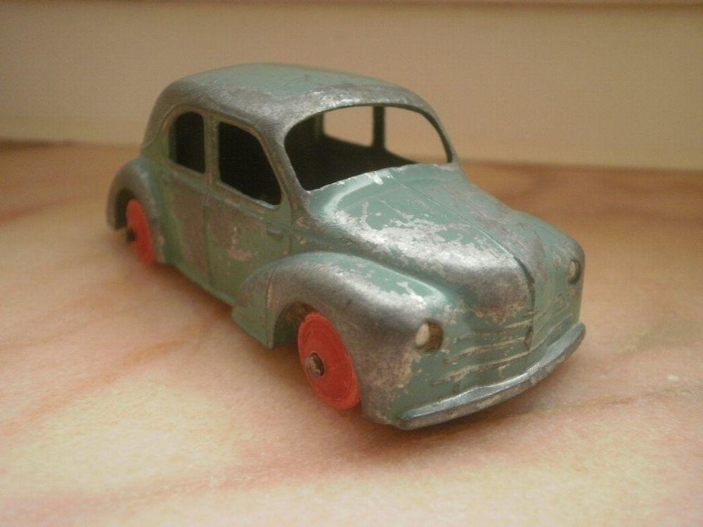 Miniature Renault 4CV 1/18 Solido Rouge Foncé 1956
