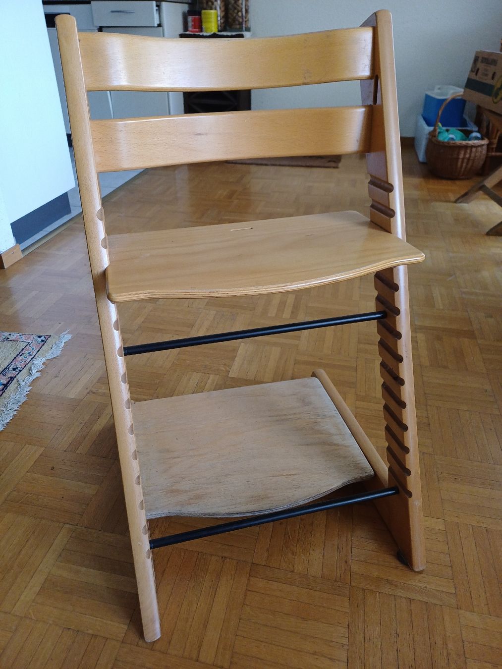 Stokke Stühle: Chaise pour enfant en bois – Defekt aus Nyon von Kyr_And 8