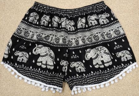 Shorts kurze Elefanten Hose aus Viskose mit Pompons