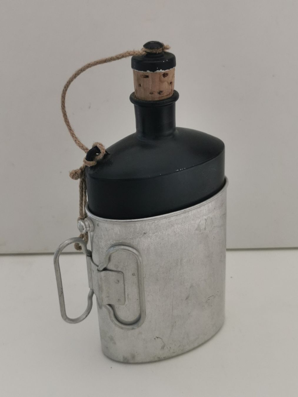 Schweizer Armee Attrezzatura & Pezzi di ricambio: Vintage Feldflasche Schweizer Armee (W11)  – Usato da Neuenhof venduto da SchnaeppliAllerlei