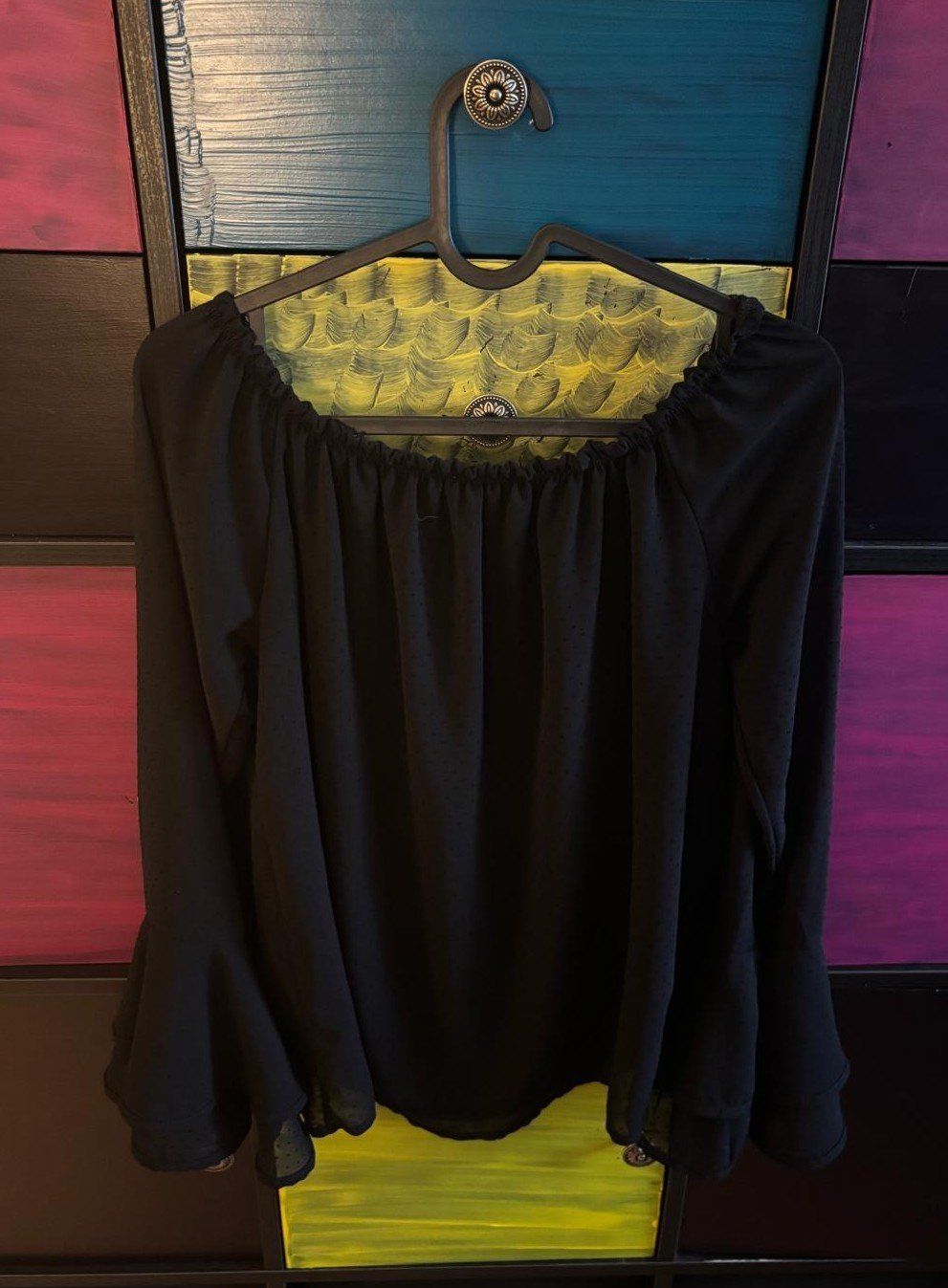 Camicette: Schwarze Off-Shoulder-Bluse mit Trompetenärmeln – Usato da Bülach venduto da reaos