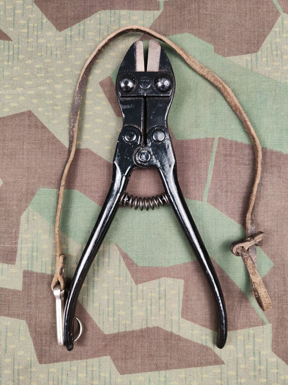 Uniformen: Drahtschere, Variante 1 – Gebraucht aus Bauma von SwissMilitaria 1