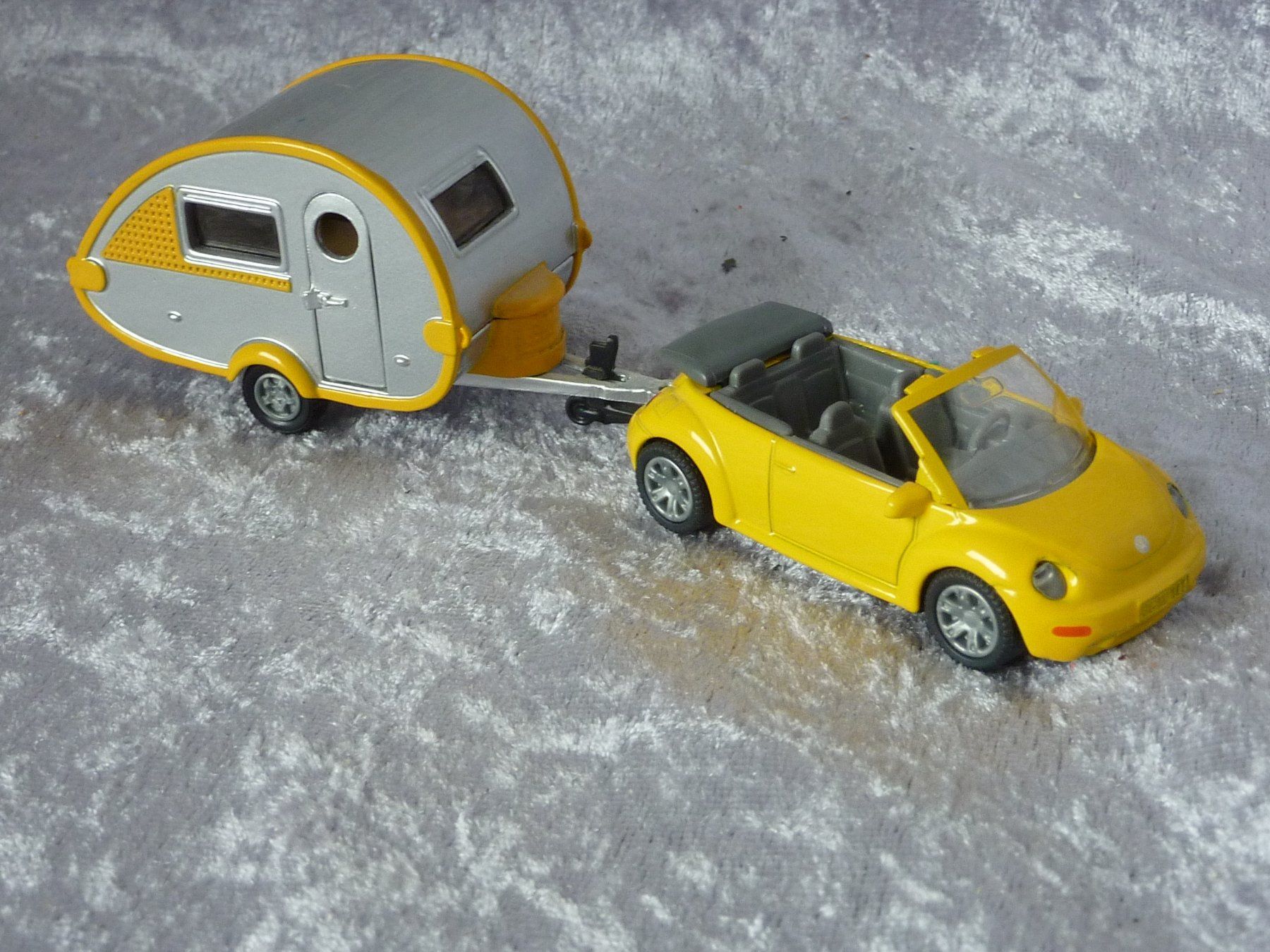 Siku Voitures modèles: VW Beetle mit Tabbert Tab Siku – D'occasion à Dürrenäsch par Cobra1ch