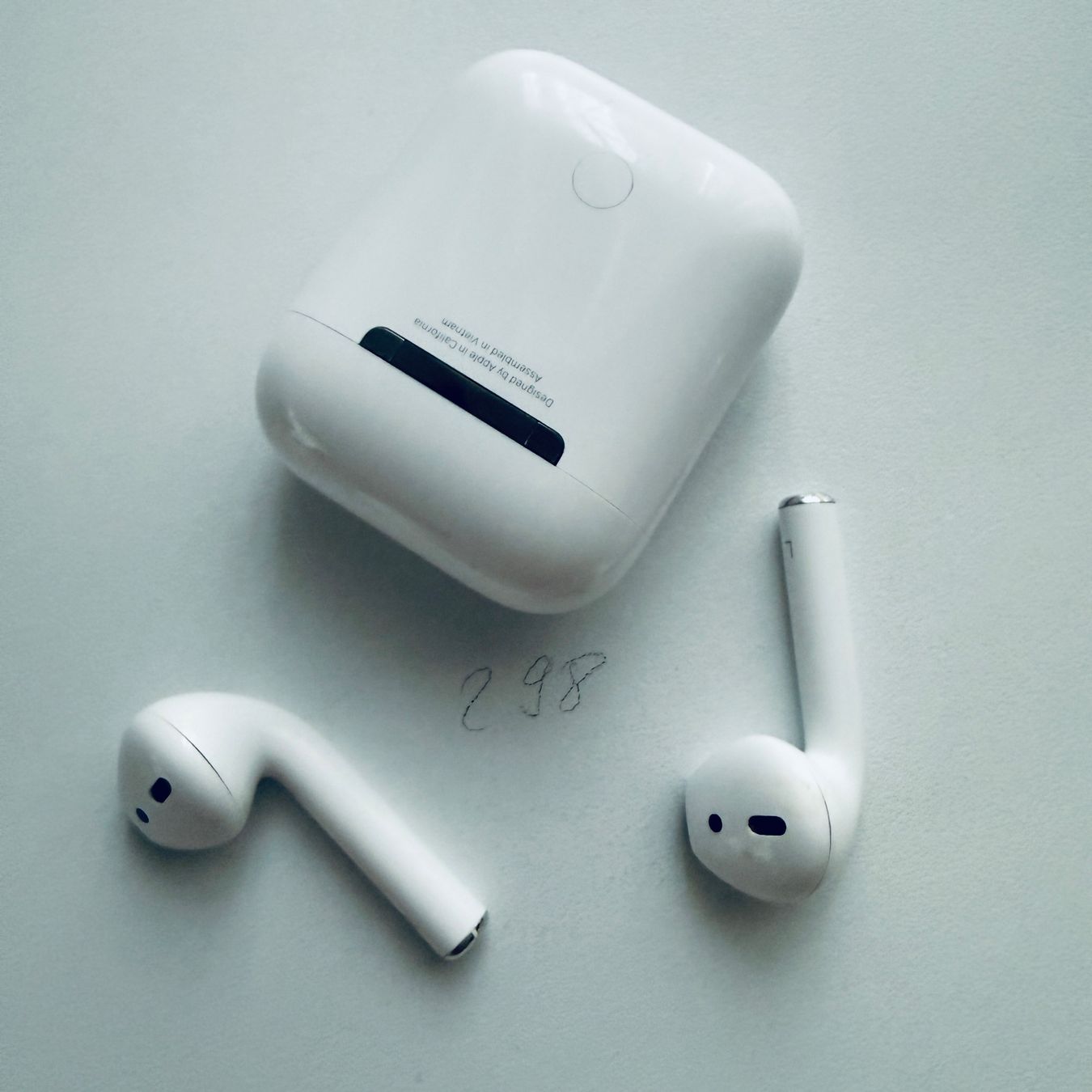Apple Kopfhörer: Original Apple AirPods 2 Gen. Wireless Kopfhörer & Case – Gebraucht aus Basel von MY.AIRPODS.SHOP 5