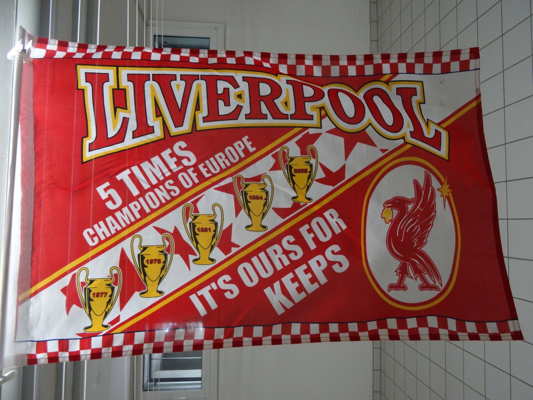 Liverpool Fc Bandiere: LIVERPOOL Flagge – Usato da Winterthur venduto da valbella7