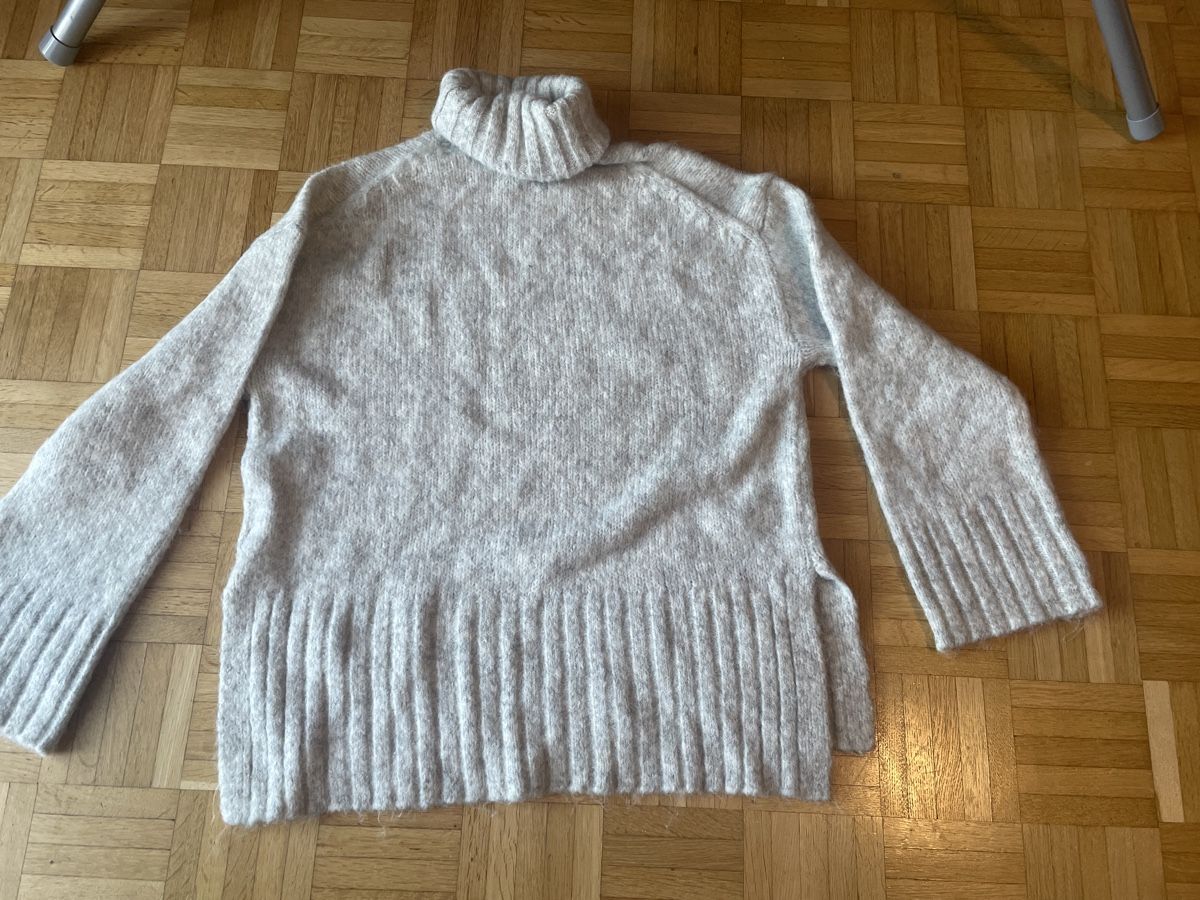 H&M Pullover & Sweatshirts: H&M PULLOVER – Neu (gemäss Beschreibung) aus Losone von Chanty1970 1
