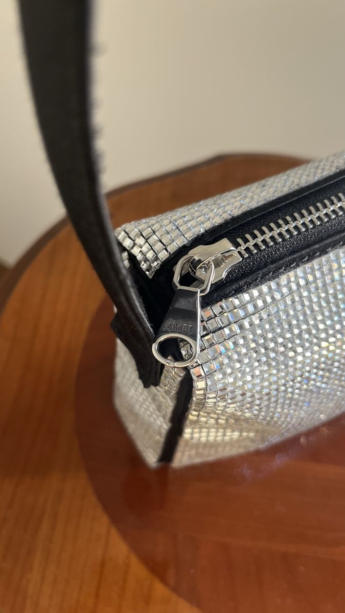 Arket Borse da donna: Borsa ARKET a spalla argentata con strass nuova – Nuovo (secondo la descrizione) da Lugano venduto da yul_fhg2 8