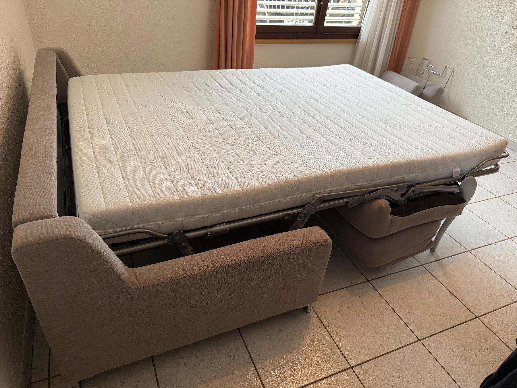 Livique Sofas: Bettsofa grau – D'occasion à Beinwil am See par Msunneschin 5