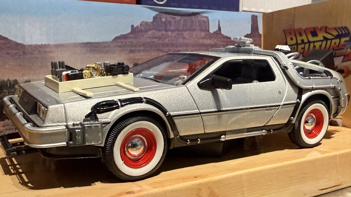 Delorean Modellini d'auto: DeLorean Time Machine Back to the Future III 1:24 – Nuovo e nell'imballaggio originale da Basel venduto da Zomeg 1