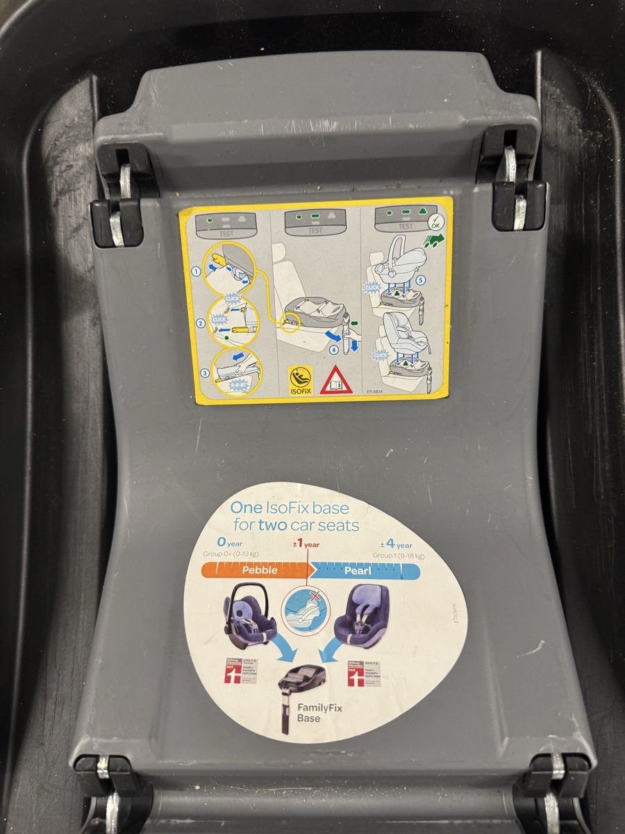 Seggiolini per auto: Maxicosi Isofix Familyfix – Usato da Uitikon Waldegg venduto da C8W2 1
