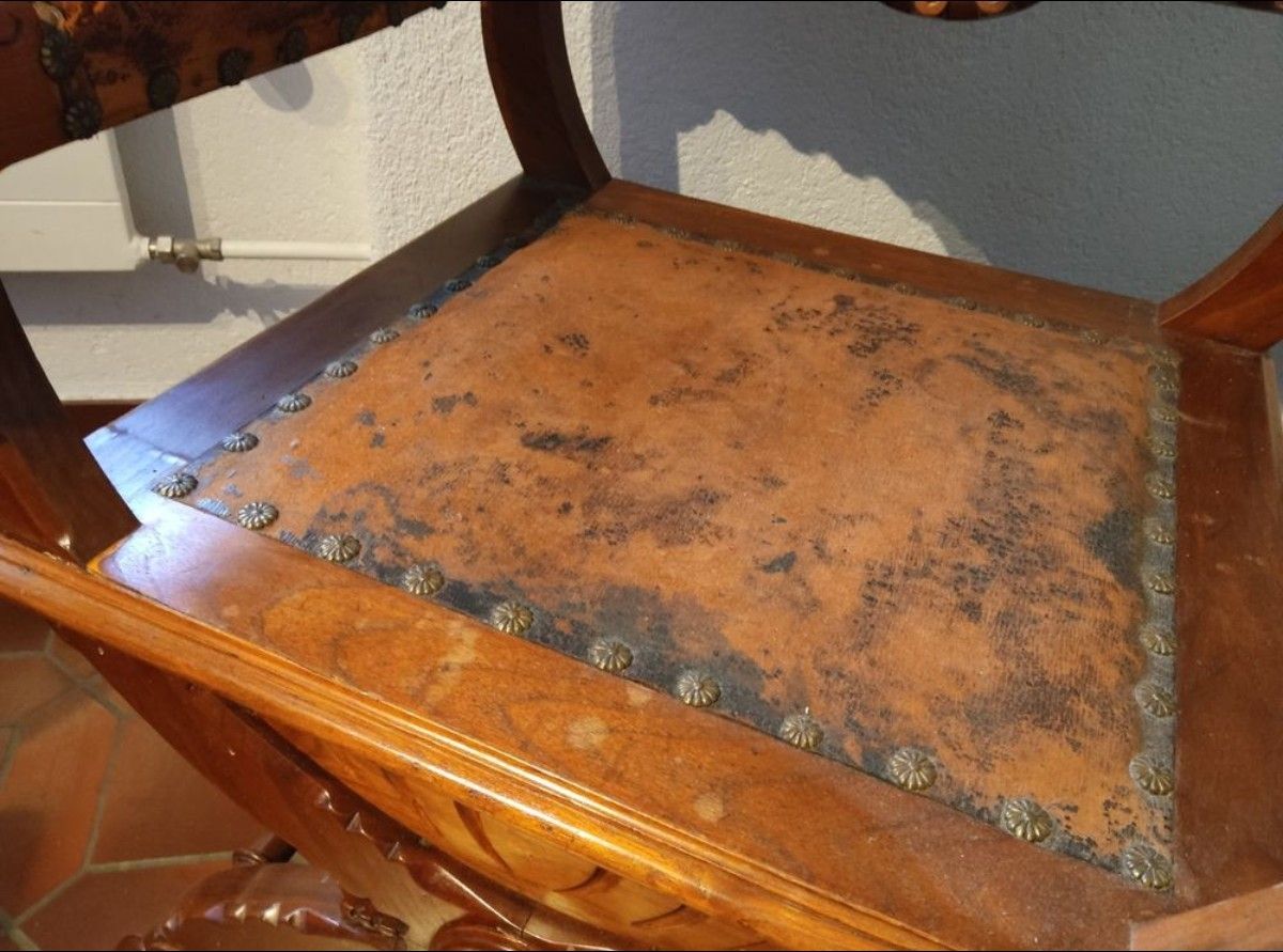 Poltrone: Antiker Holzstuhl mit Drachenmotiv – Usato da Gebertingen venduto da Leshek 7