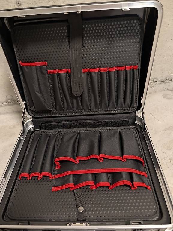 Tutti gli attrezzi: KNIPEX Werkzeugkoffer Basic (Leer)  Neu & OVP – Usato da St. Gallen venduto da Ataraxis
