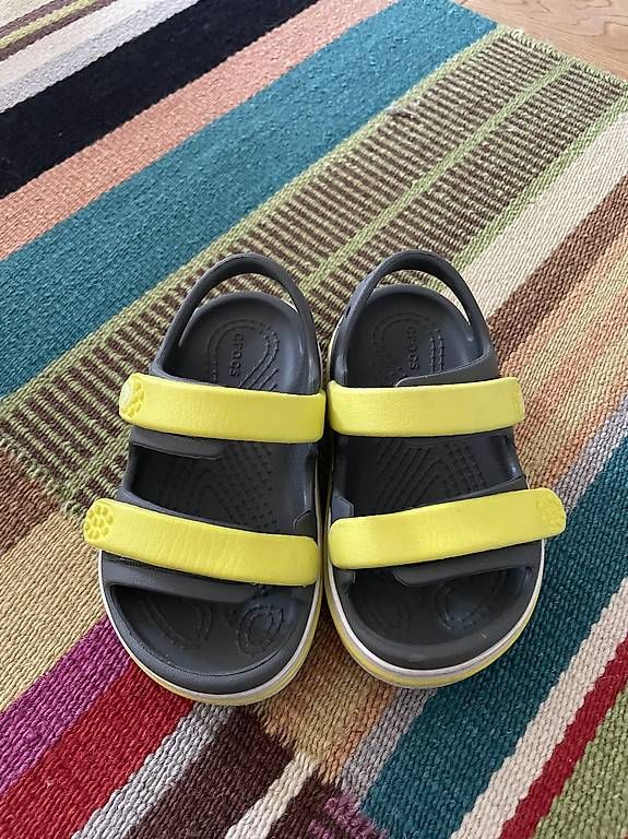 Crocs Scarpe per ragazzi: Sandali Crocs – Usato da Stabio venduto da Chri__Sta
