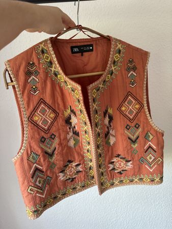 Haut brodé  Zara