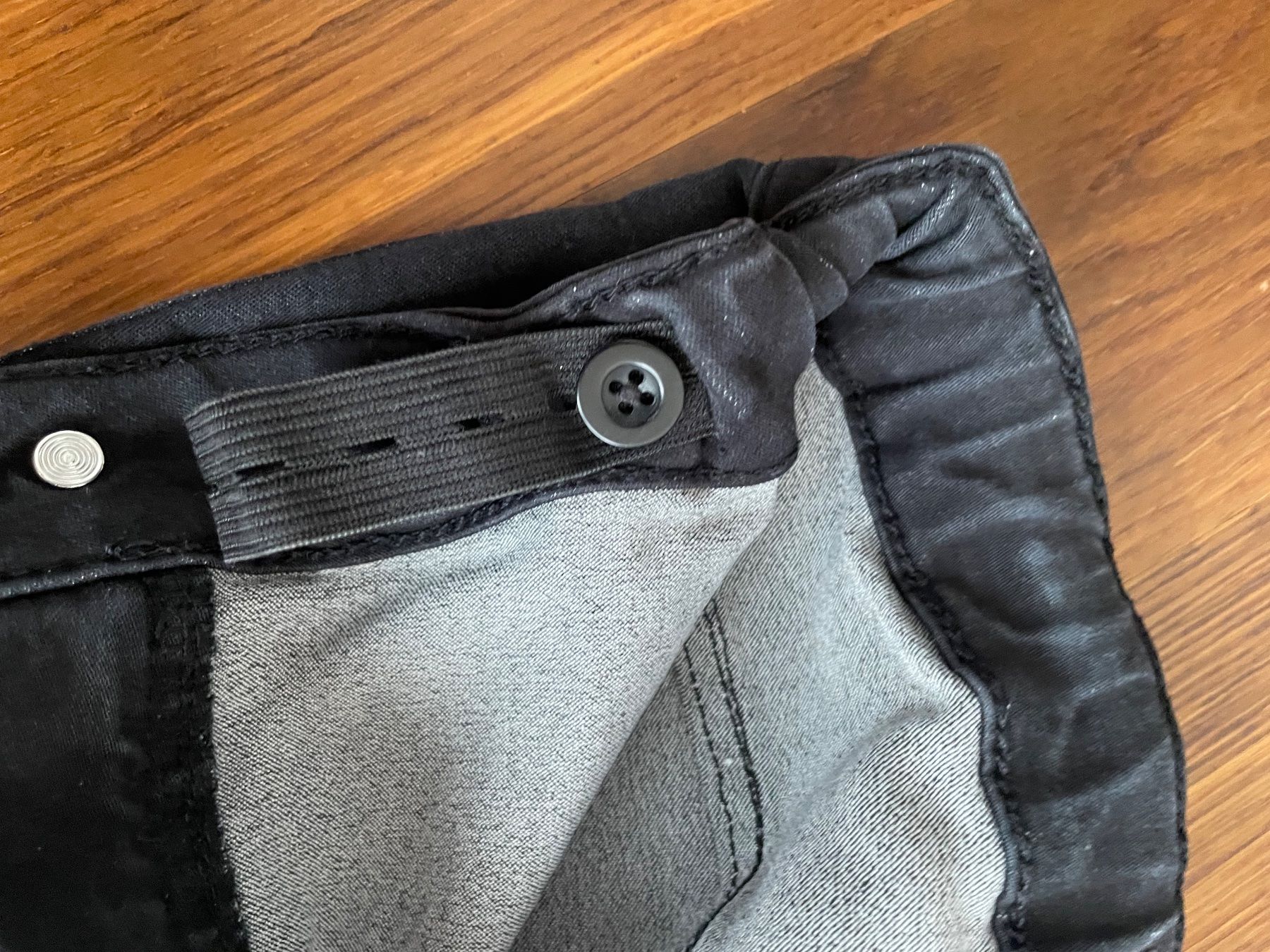 Zara Hosen: schwarze enge Jeans- elastisch – Gebraucht aus Liestal von ela_2g9s 4