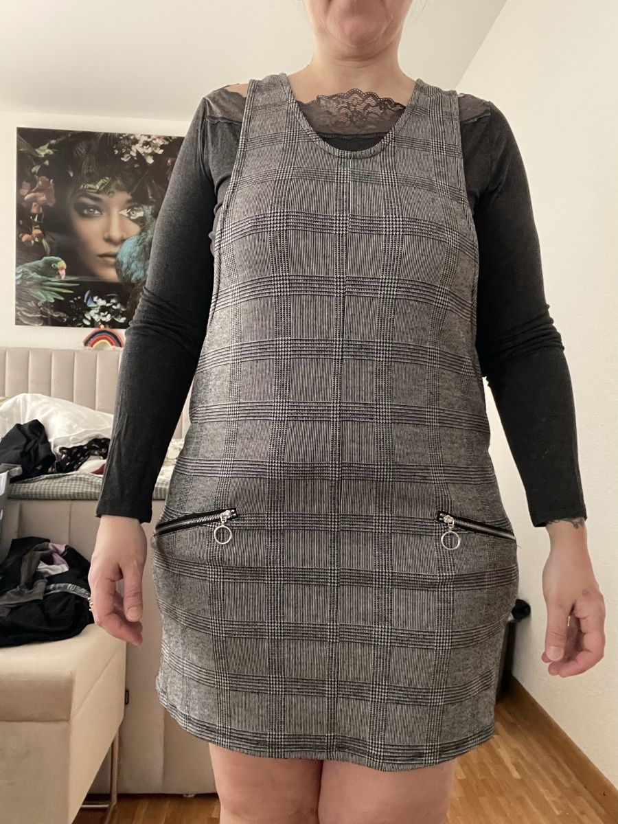 Vestiti: Robe à Carreaux Grise avec Fermetures Éclair, Taille 40 – Usato da Bulle venduto da Sandy30 1