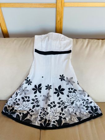 Belle robe Feu Femme Paris Envoi possible/Versand möglich