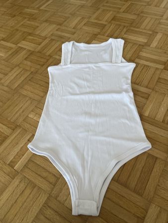 Damen Body weiss gerippt ärmellos 