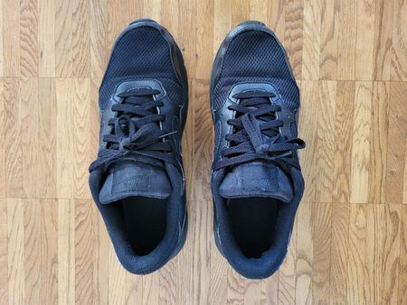 schwarze Sneaker von nike, Grösse 43