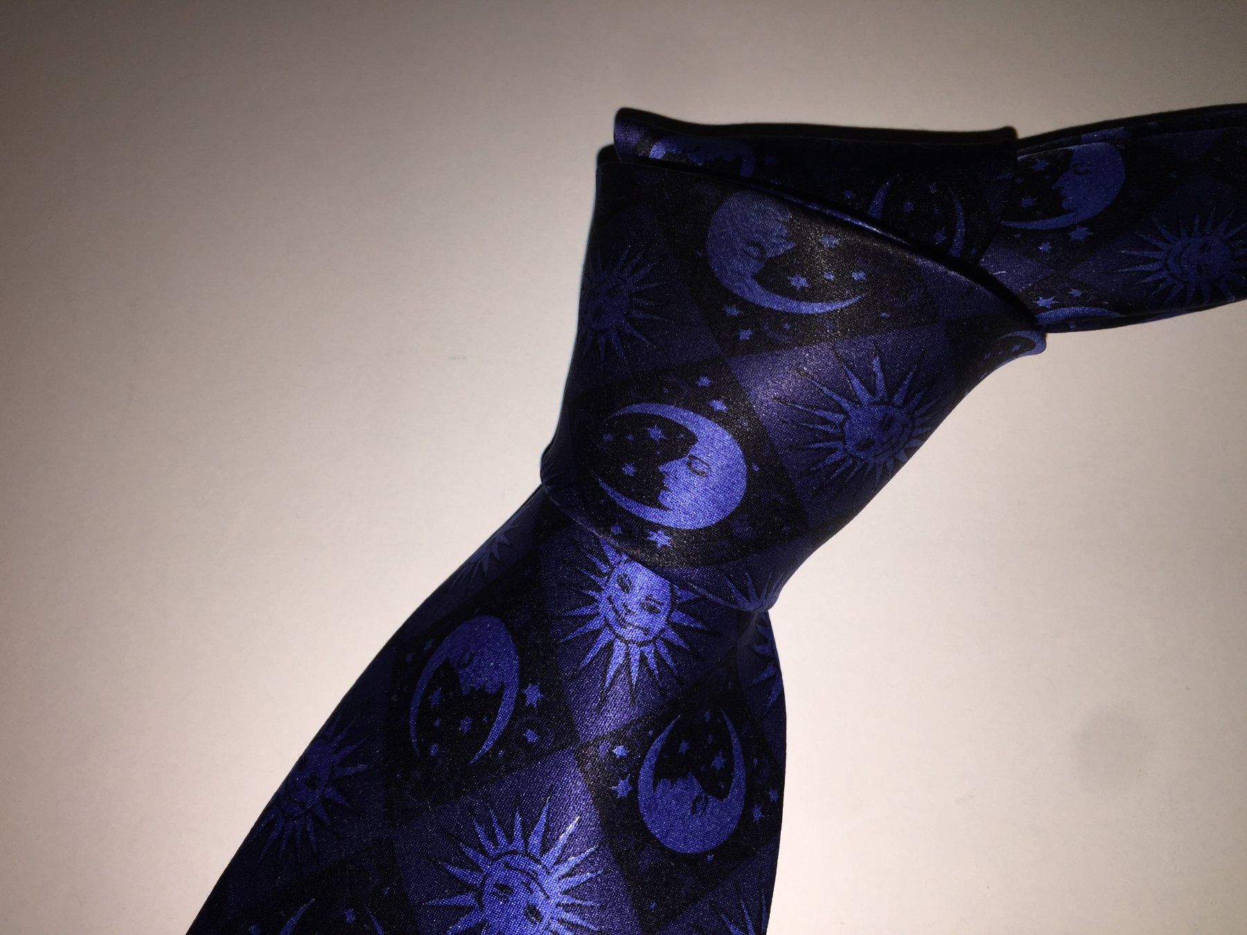 Lanvin Cravatte: LANVIN Cravate en soie / Seiden Krawatte – Usato da Cossonay-ville venduto da Super-Price-Quality