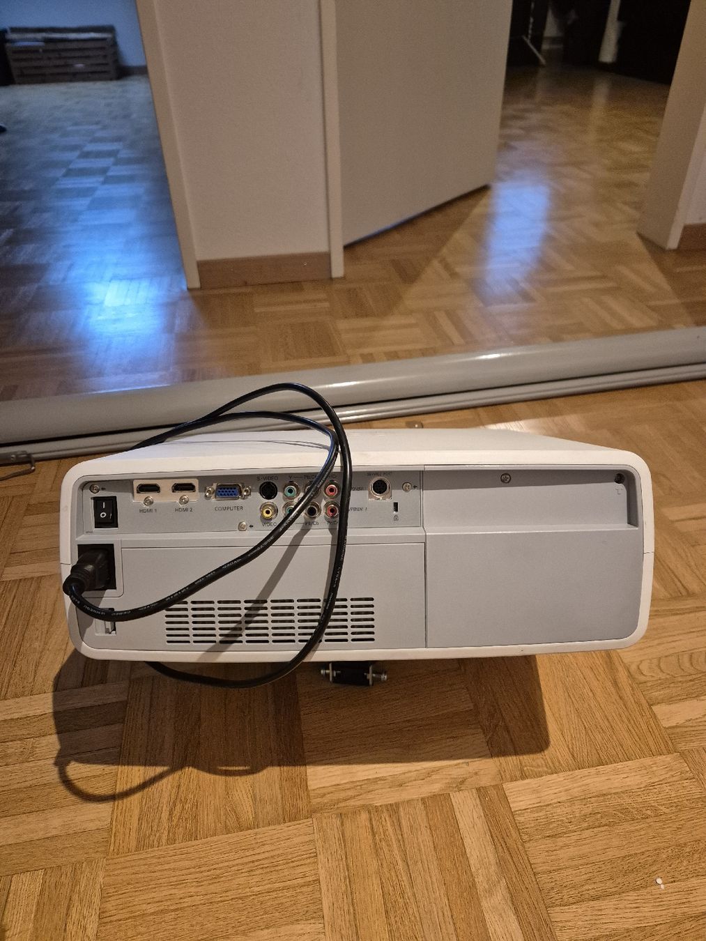 Sanyo Proiettori: Beamer  – Usato da Dielsdorf venduto da Moomemtum 1