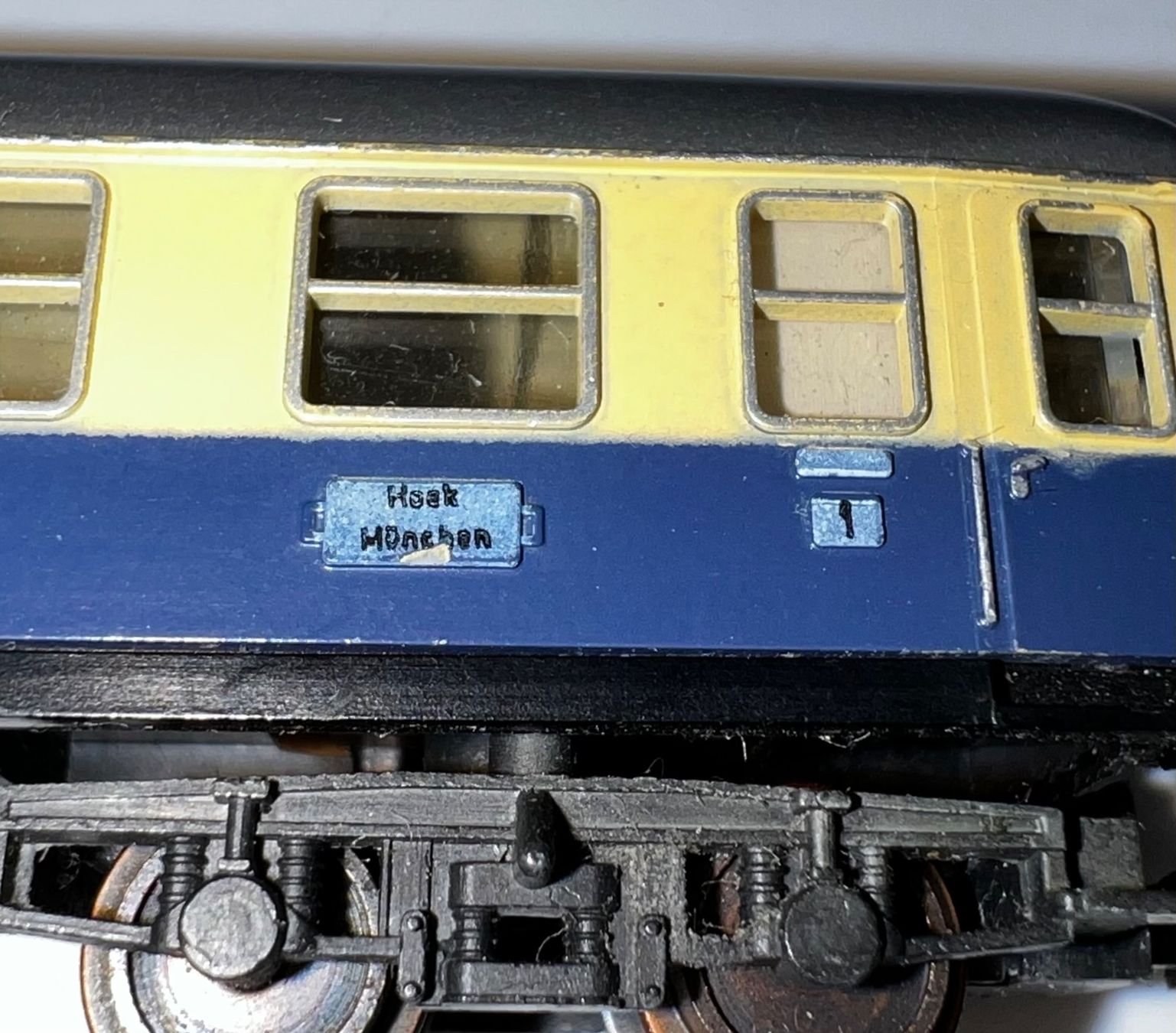 Trix Modellini di ferrovie: Minitrix - 1. Kl Personenwagen der DB – Usato da Basel venduto da jonnyhaas 4