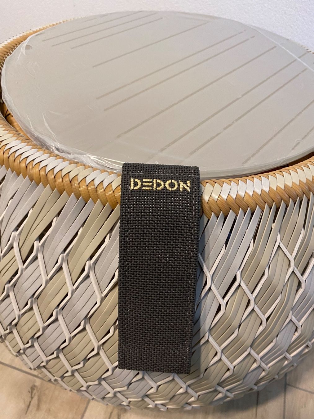 Dedon Poltrone: Dedon Dala Kaffeetisch mit Glasplatte – Nuovo (secondo la descrizione) da Mühlethal venduto da sarah-davide 2
