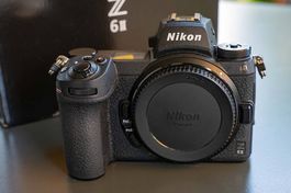 neuwertige Nikon Z6II