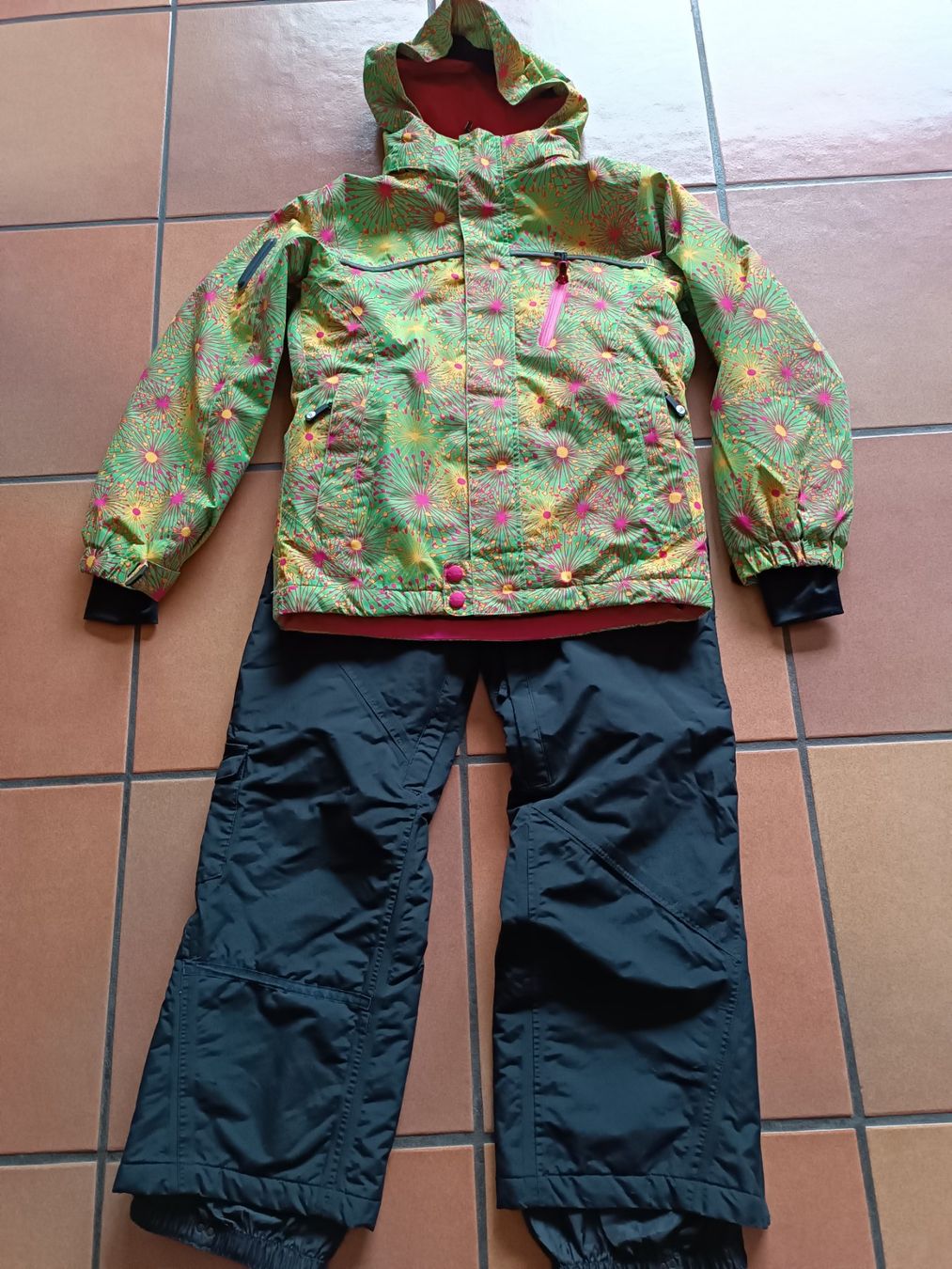 Lots de vêtements: Ensemble de ski EXTEND, taille 140cm – Neuf (Voir description) à Bevaix par dusspe