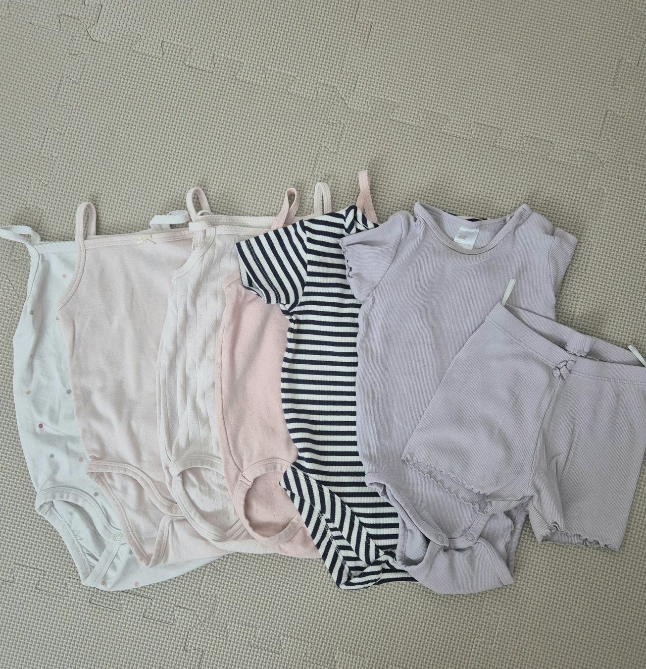 H&M Ensembles coordonnés: Baby Sommerset Gr. 86 – Neuf (Voir description) à Villars-sur-Glâne par Thalimey