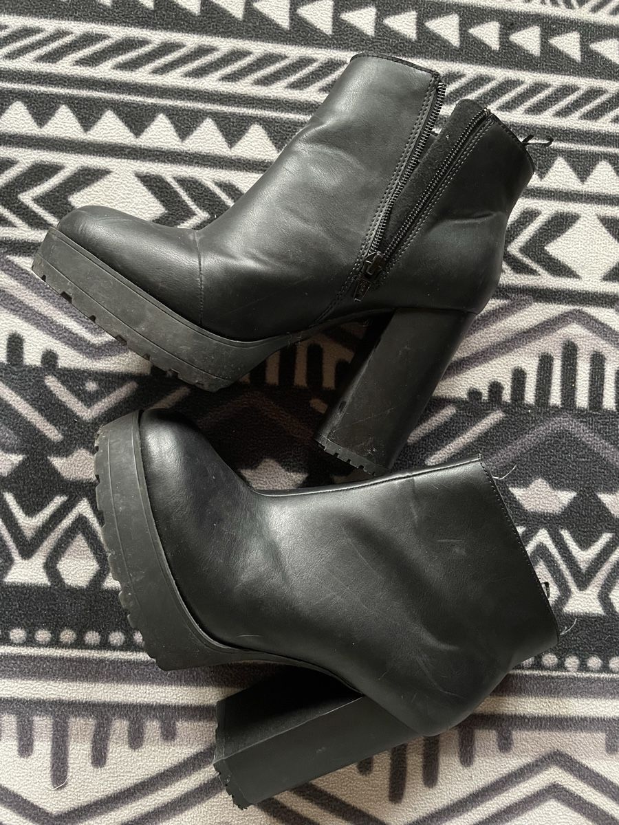 Scarpe da donna: Ankle Boots – Usato da Herisau venduto da Ciaoschein