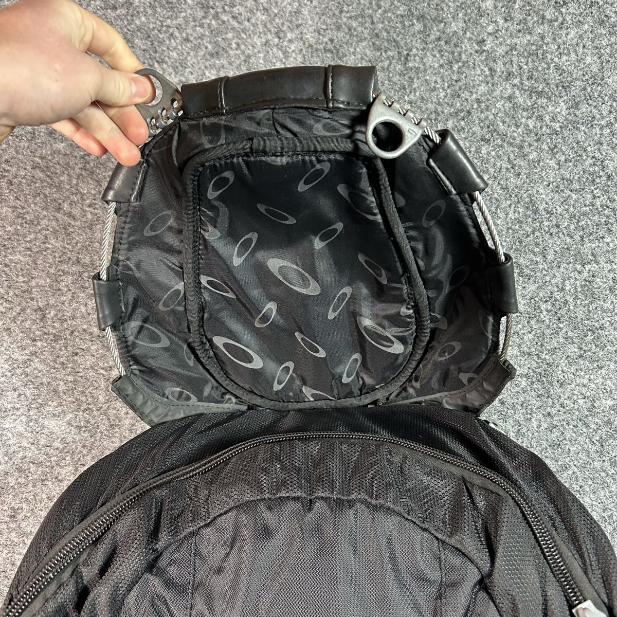 Oakley Zaini: Oakley Sac à dos noir – Nuovo (secondo la descrizione) da La Sagne NE venduto da Matlasape 6